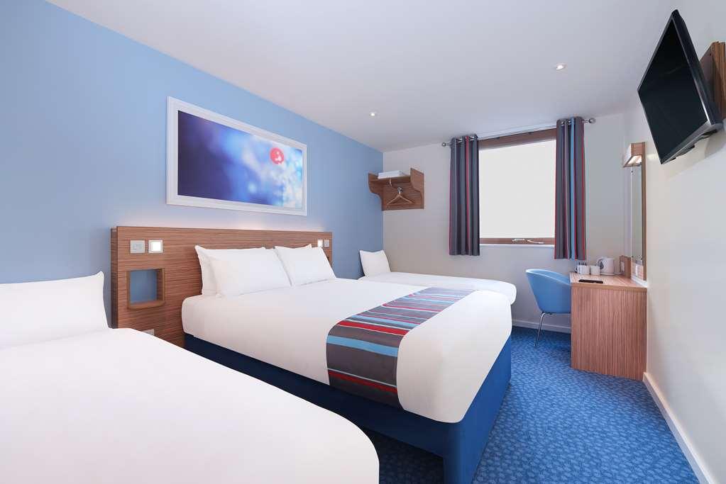Travelodge Dundee Strathmore Avenue Номер фото