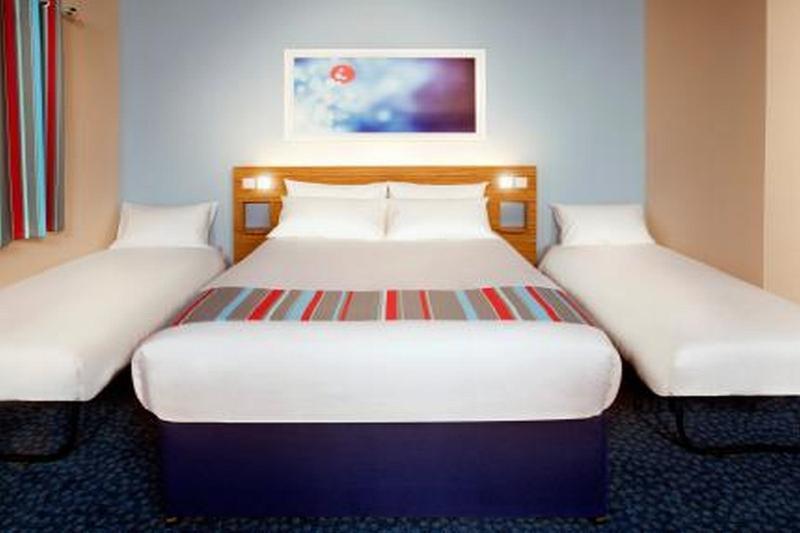 Travelodge Dundee Strathmore Avenue Екстер'єр фото